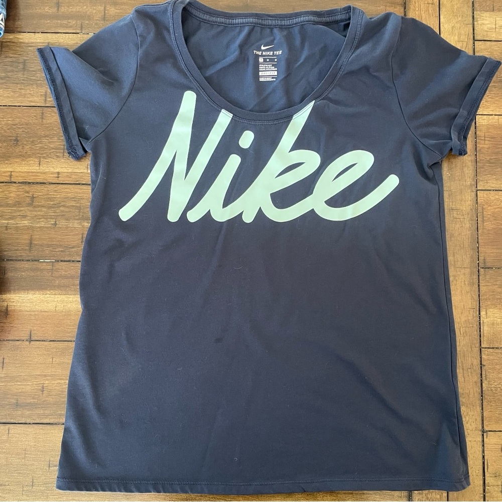 EUC Nike Athletic Cut Logo Tee Shirt